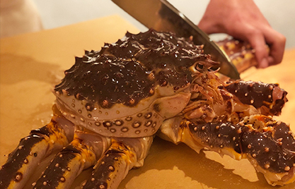 活け蟹と海栗 カニジェンヌ